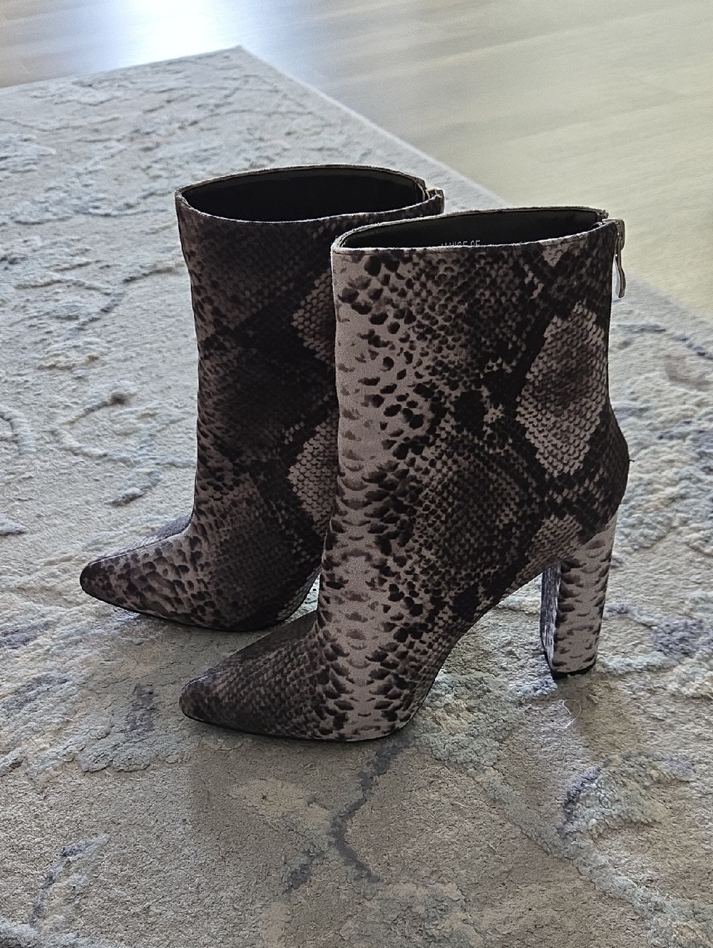 Fashion Nova 8.5 Size Snake-Print Pointed Ankle Boots With 4.5 Inch Heel